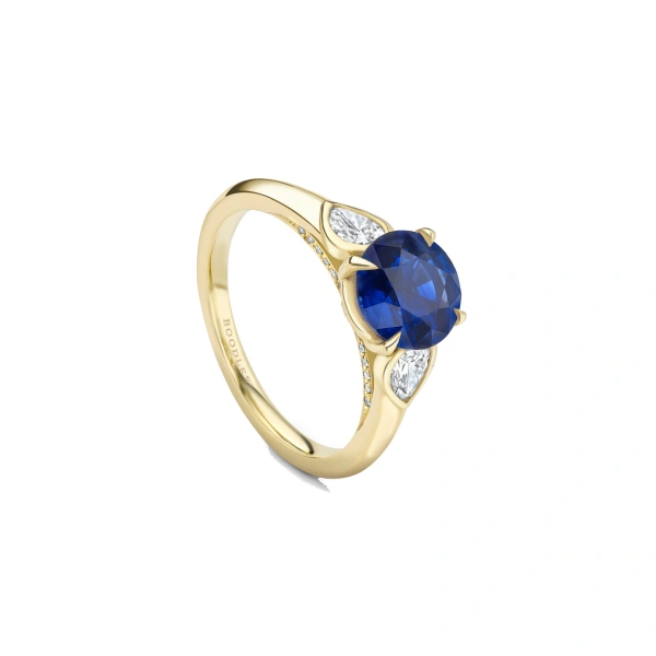 Boodles Trilogy Cupid Sapphire Yellow Gold Ring | Fine Rings | Coveti