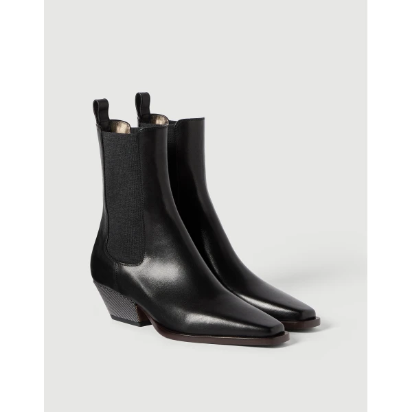 Leather Chelsea boots in Black - Image 2