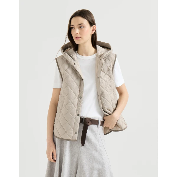 Lightweight nylon quilted vest in Light Grey - Image 2