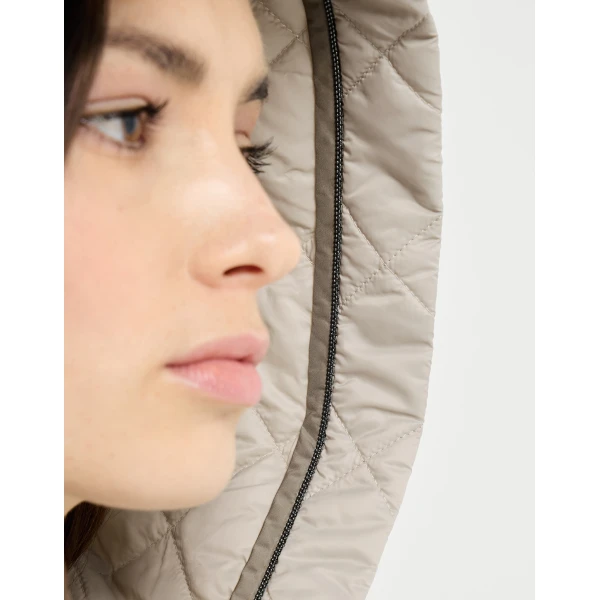 Lightweight nylon quilted vest in Light Grey - Image 4
