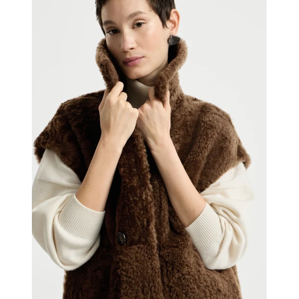 Shearling reversible vest in Brown - Image 4