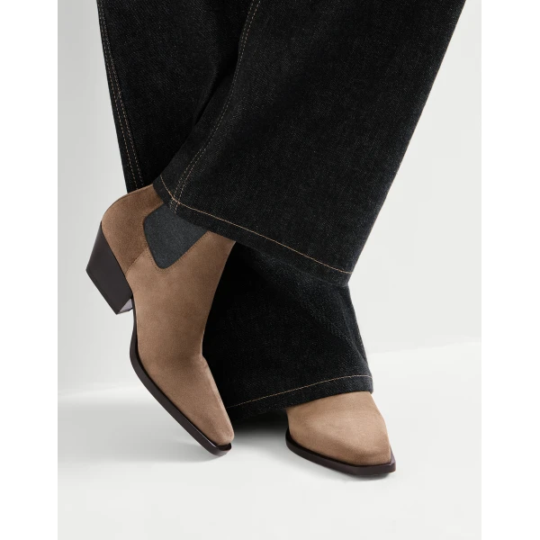 Suede Chelsea boots in Caramel - Image 5