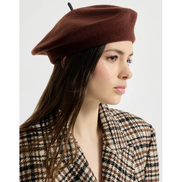 Brunello Cucinelli Wool beret in Ruby, view 2 | Hats | Coveti