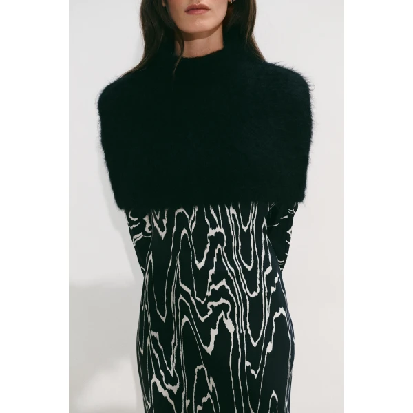 By Malina Candice Cape in Black | Scarves | Coveti