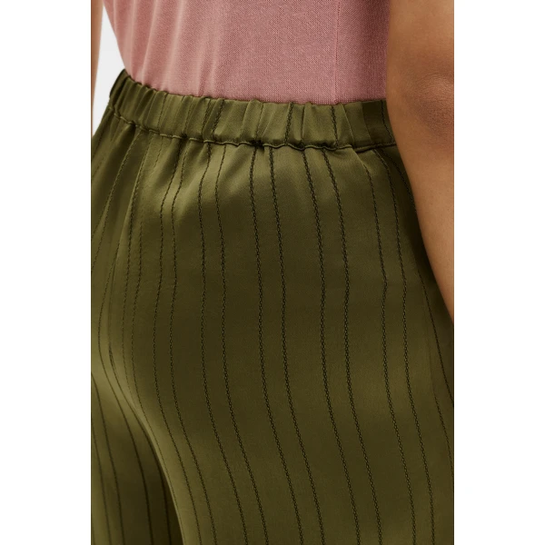 By Malina Izabelle Trousers in Moss Green | Wide leg pants | Coveti