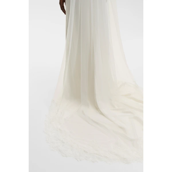 By Malina Luxe Veil in Ivory | Hair Accessories | Coveti