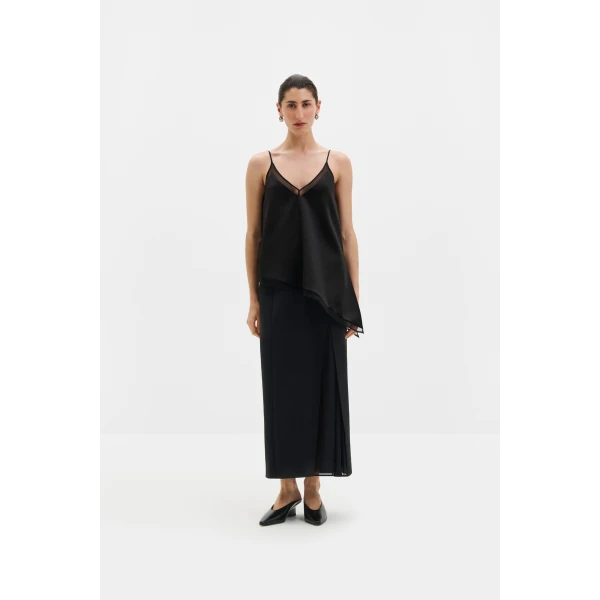 By Malina Petronella Top in Black | Tops | Coveti