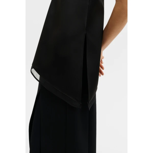 By Malina Petronella Top in Black | Tops | Coveti