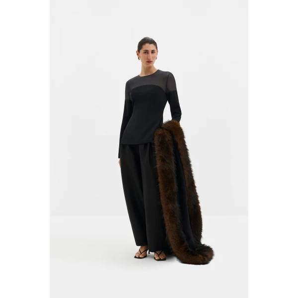 By Malina Selina Top in Black | Tops | Coveti