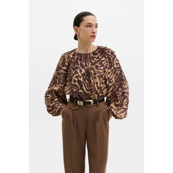 By Malina Sophie Blouse in Savannah | Blouse | Coveti