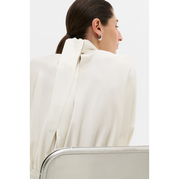 By Malina Vilja Blouse in Pearl | Blouse | Coveti