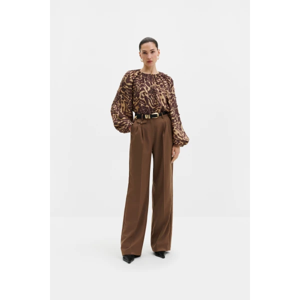By Malina Yana Pants in Camel | Wide leg pants | Coveti