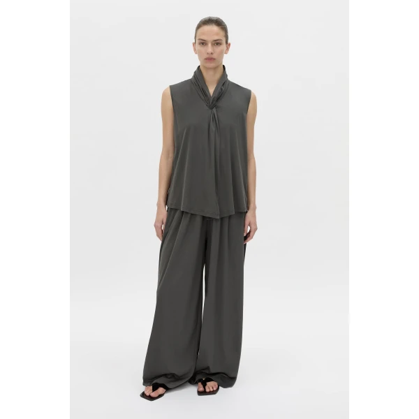 Camilla and Marc Senae Lightweight Lounge Pant in Charcoal, view 4 | Pants | Coveti