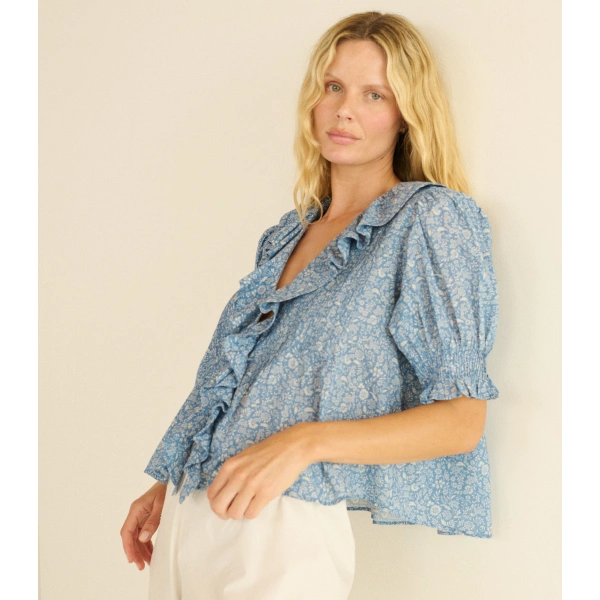 Doen Henri Top in Blue Garden Bloom | Blouses | Coveti, view 4