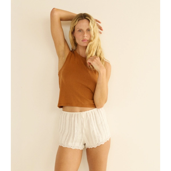 Doen Leda Short in Salt | Shorts | Coveti, view 3
