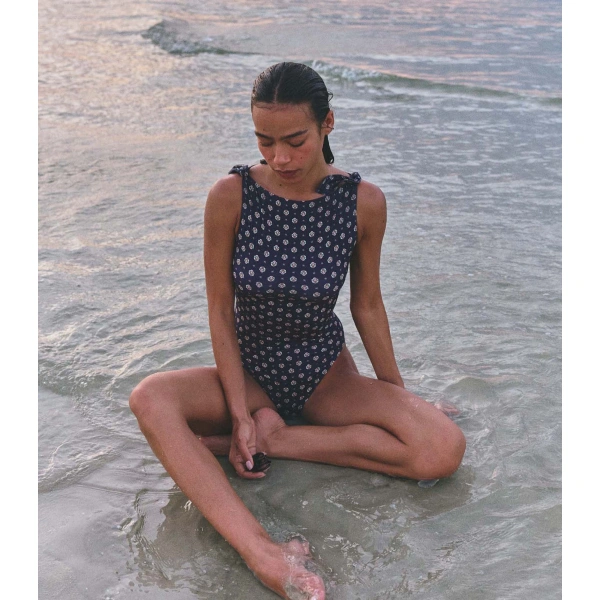 Doen Malta Maillot in Navy Cadiz Foulard | Swimsuits | Coveti, view 3