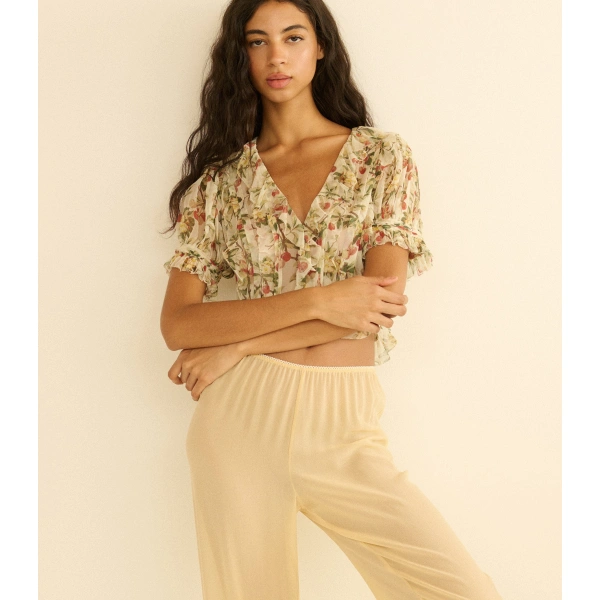 Doen Salona Top in Cerise et Fleur | Blouses | Coveti, view 2