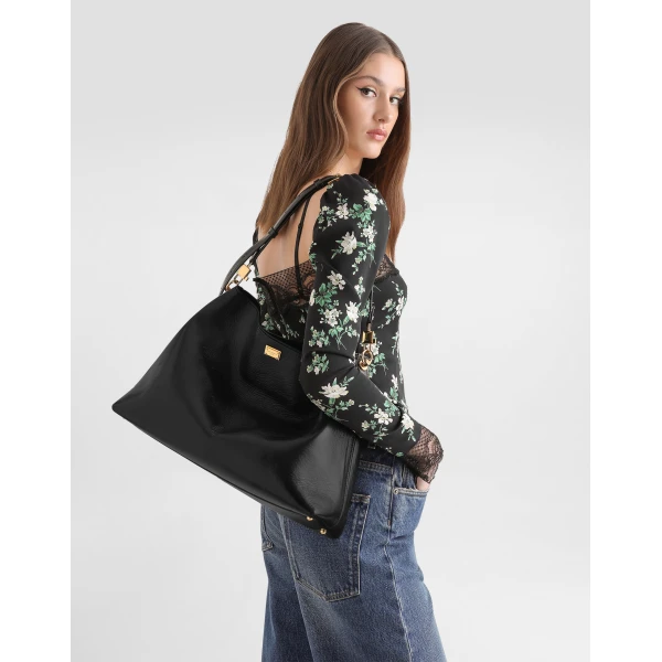 Black Dolce & Gabbana Large Vittoria calfskin shoulder bag, view 2 | Shoulder & Crossbody Bags