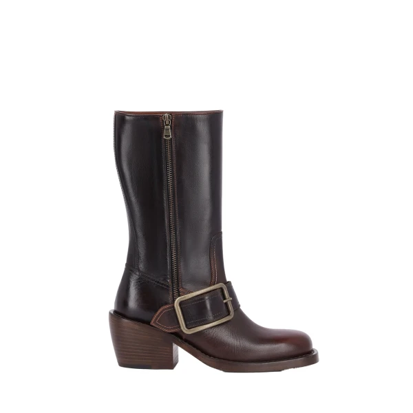 Buckled leather boots in Tan