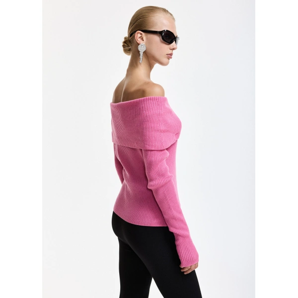 Essentiel Antwerp Pink off-shoulder sweater | Sweaters | Coveti