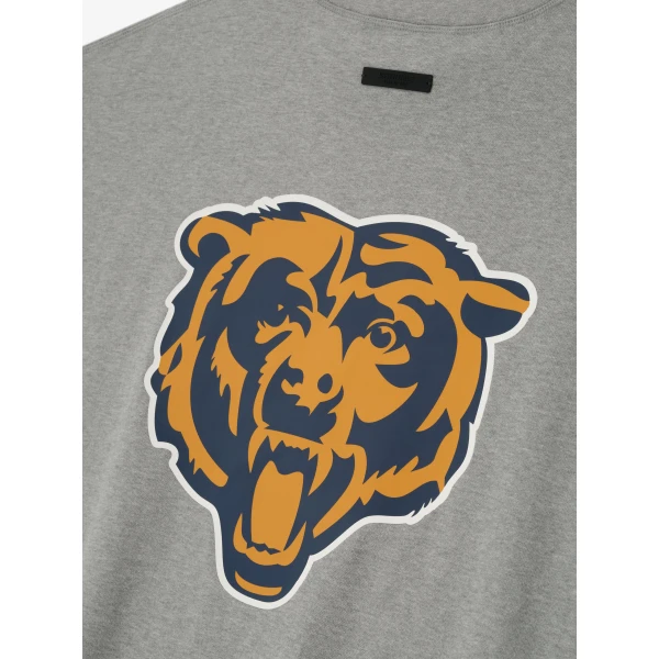 Fear of God Essentials Bears 90s 3/4 Sleeve Football Tee in Concrete Heather and Canyon | T-shirts & vests | Coveti