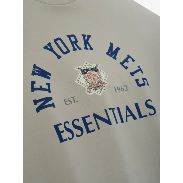 Fear of God Essentials Mets National League Merch Tee in Seal | T-shirts & vests | Coveti