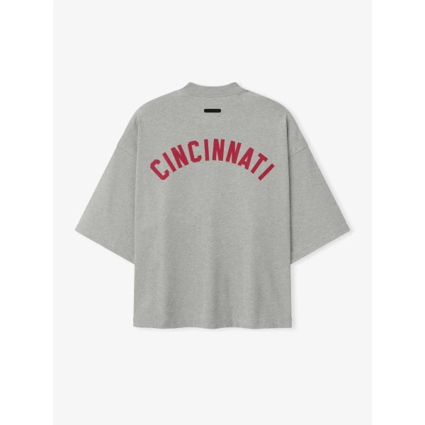 Fear of God Essentials Reds Merch Tee in Concrete Heather | T-shirts & vests | Coveti