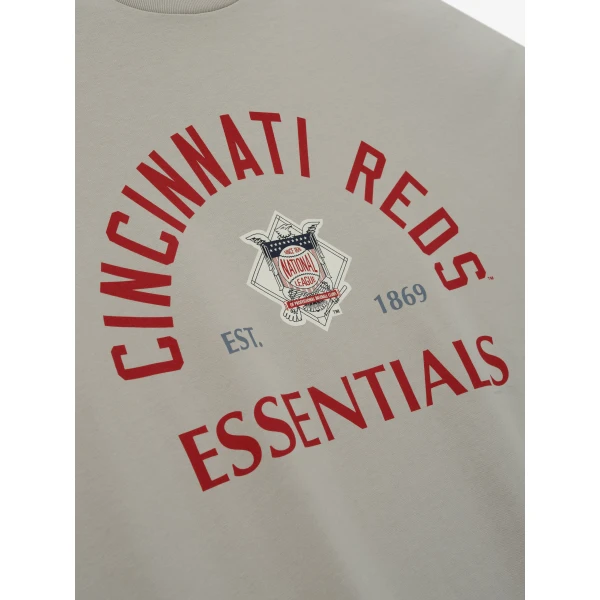 Fear of God Essentials Reds National League Merch Tee in Seal | T-shirts & vests | Coveti