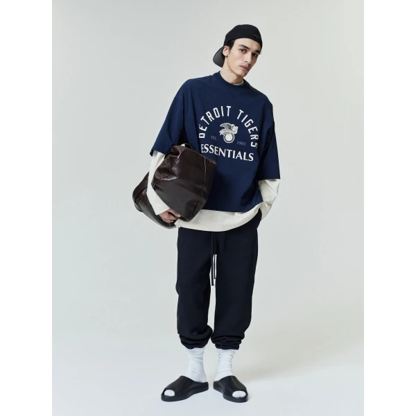 Fear of God Essentials Tigers American League Merch Tee in Dark Sapphire | T-shirts & vests | Coveti