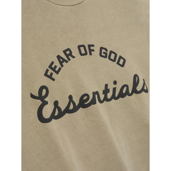 Fear of God Essentials Training 90s Tee in Faded Dune | T-shirts & vests | Coveti