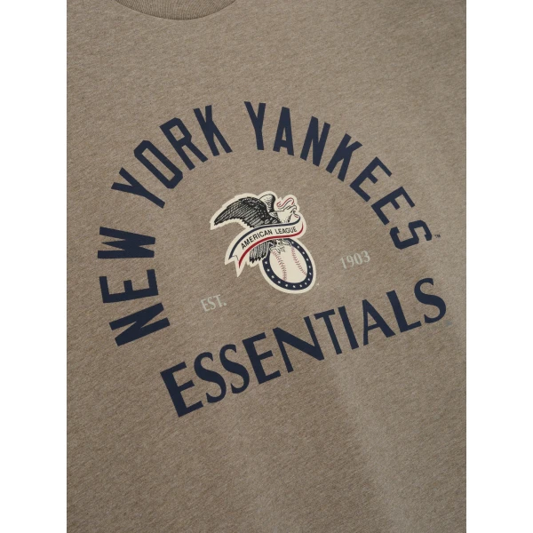 Fear of God Essentials Yankees American League Merch Tee in Homestead Heather | T-shirts & vests | Coveti