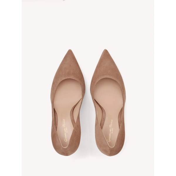 Gianvito Rossi Gianvito 105 Pumps in Praline Suede, view 3 | Pumps