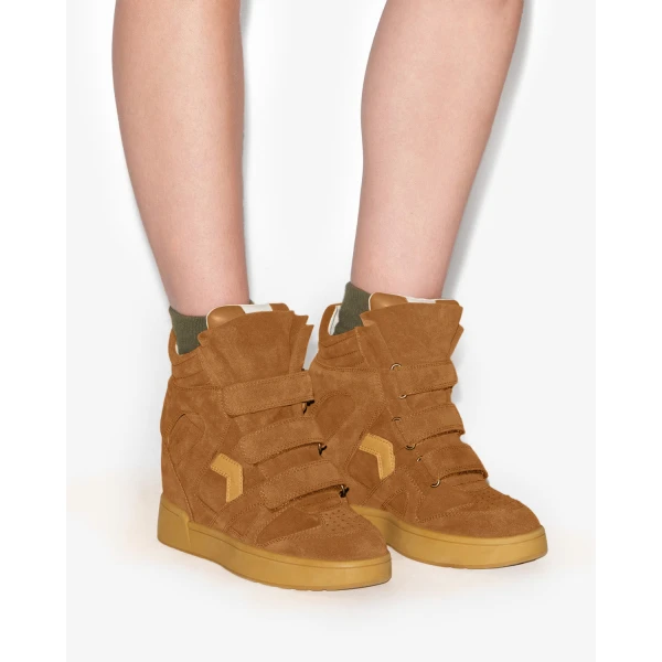 Isabel Marant IM3 Sneakers in Cognac | Sneakers | Coveti