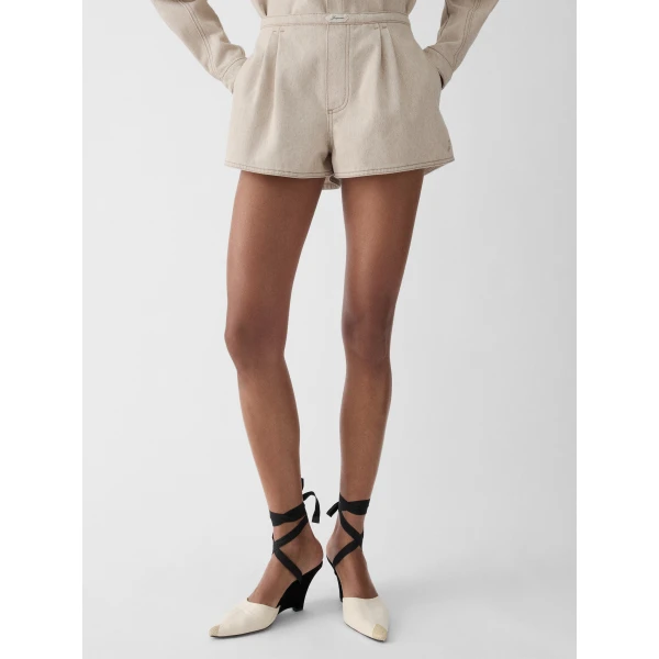 beige shorts