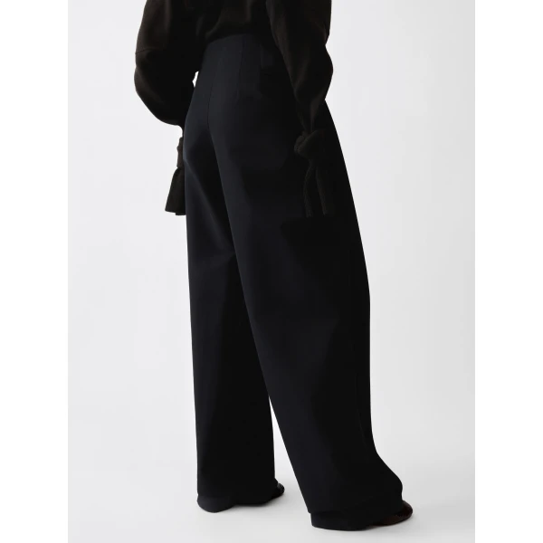 black trousers
