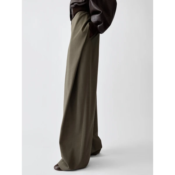 grey trousers