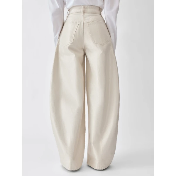 white trousers