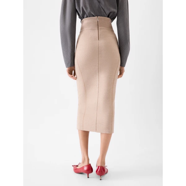 beige skirt