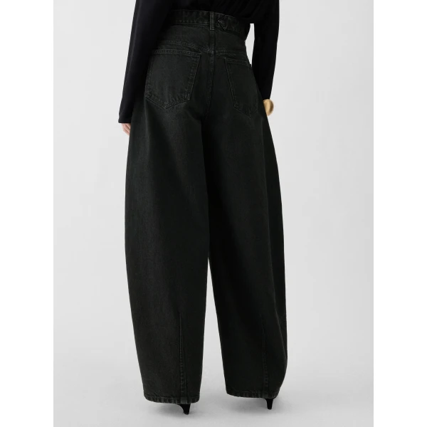 black trousers