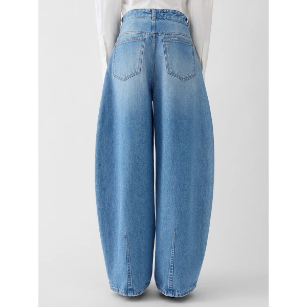 blue trousers