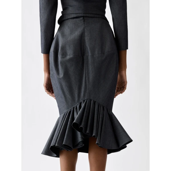grey skirt