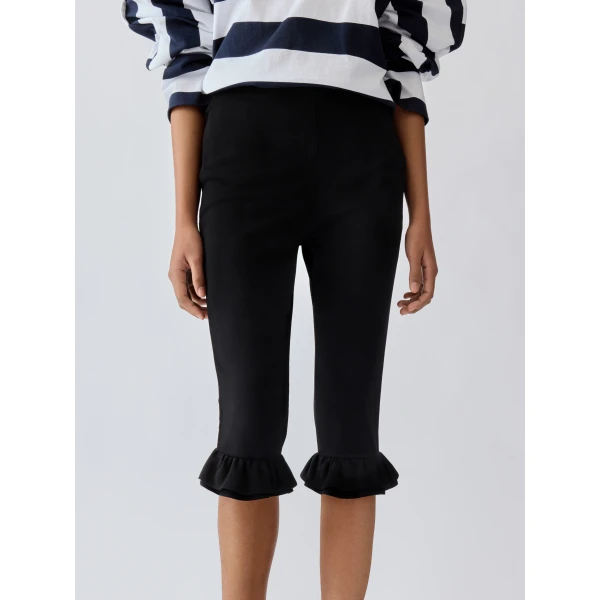 black Jacquemus shorts
