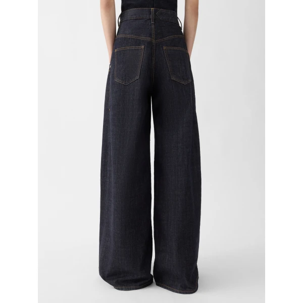 blue trousers