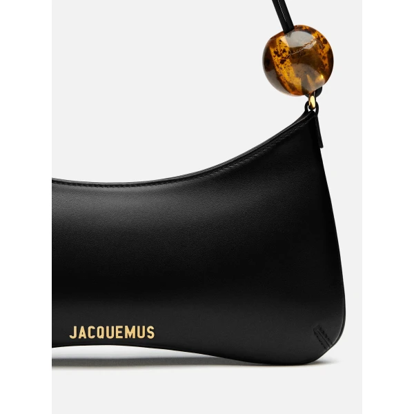 black shoulder bag