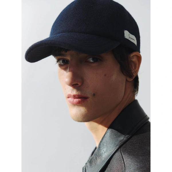 Jacquemus The Cavallo Cap in Dark Navy | Baseball Caps | Coveti