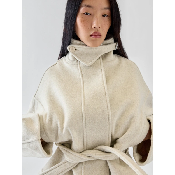 Jacquemus The Ciro Coat in Off-White | Wool Coat | Coveti