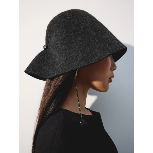 Jacquemus The Cloche Hat in Black | Hats | Coveti