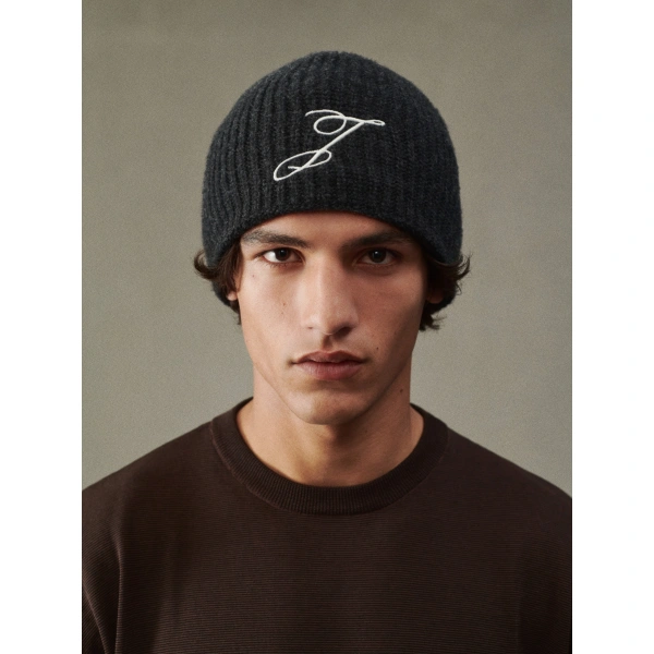Jacquemus The Espiral Beanie in Dark Grey | Beanies | Coveti
