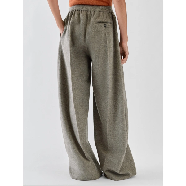 Jacquemus The Flanelle Pants in Beige | Tailored pants | Coveti