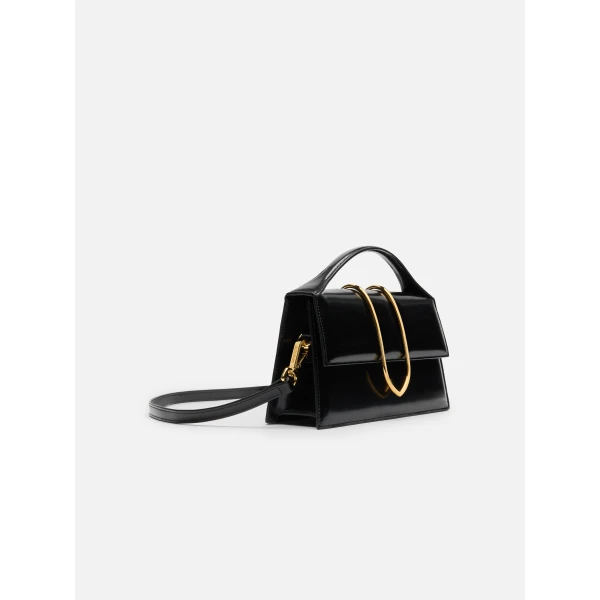 black shoulder bag